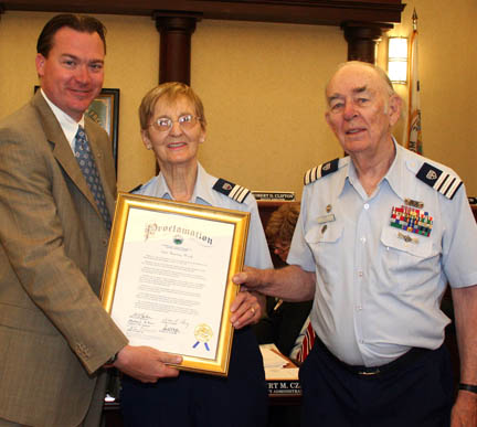 Freeholder Clifton presents a proclamation